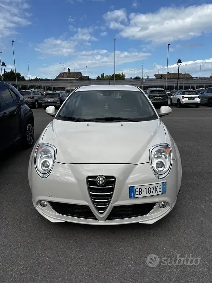 Usata Alfa Romeo MiTo Distinctive 120 CV (88 kW) 2011 Bianco Utilitaria