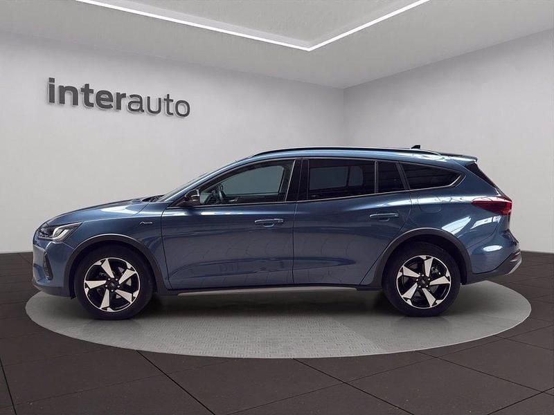 Usata Ford Focus Active 125 CV (91 kW) 2022 Chrome blue Station wagon