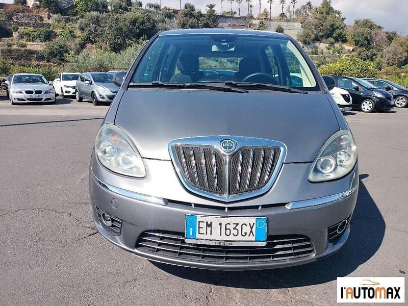 Usata Lancia Musa Gold 95 CV (69 kW) 2012 Nessuno(met.) Monovolume