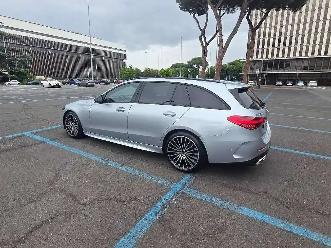 Usata Mercedes C220 AMG Line Premium 197 CV (144 kW) 2023 Argento Station wagon