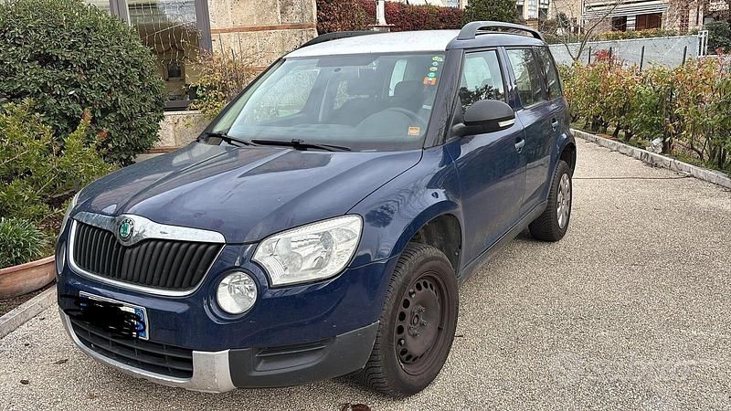 Usata Skoda Yeti Active 105 CV (77 kW) 2011 Blu SUV