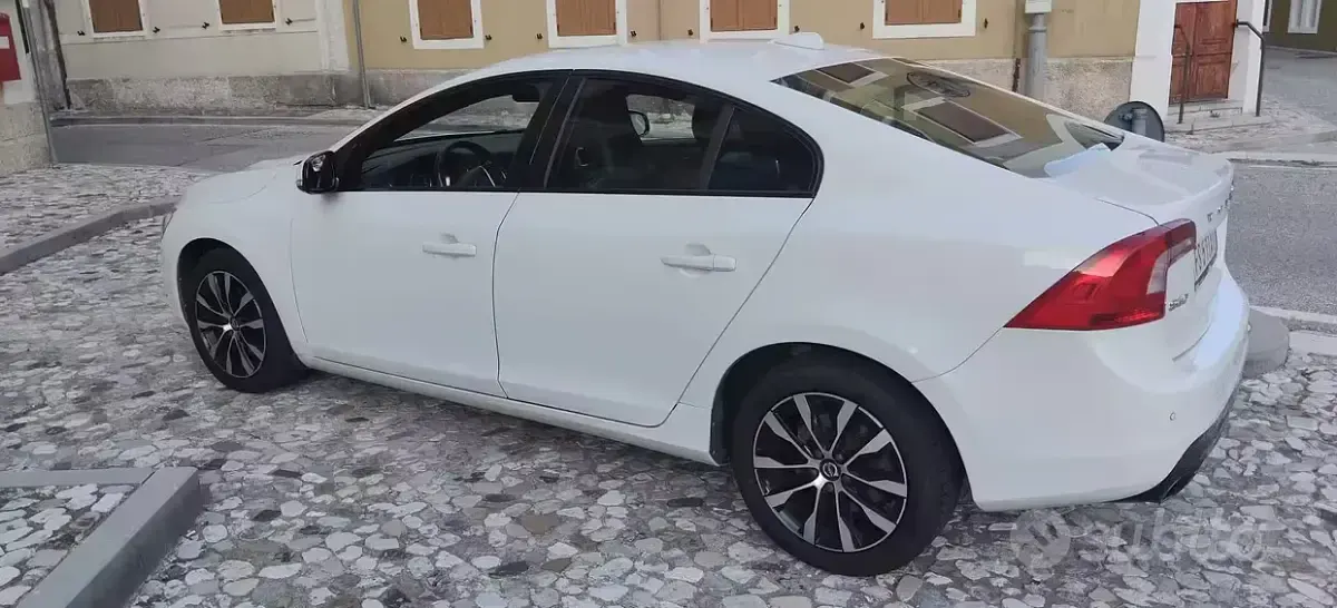 Usata Volvo S60 Dynamic 120 CV (88 kW) 2018 Bianco Berlina
