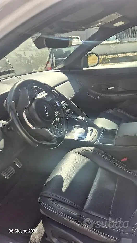 Usata Jaguar E-Pace R-Dynamic 150 CV (110 kW) 2019 Bianco SUV