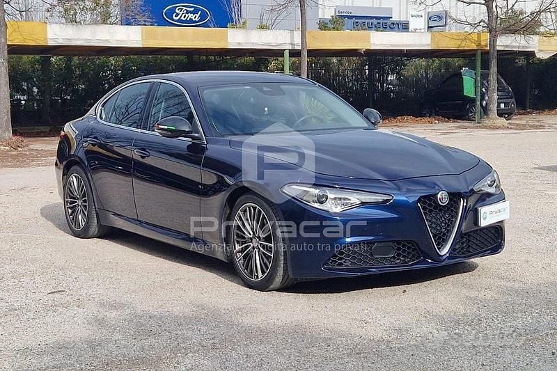 Usata Alfa Romeo Giulia Super 180 CV (132 kW) 2017 Blu Berlina