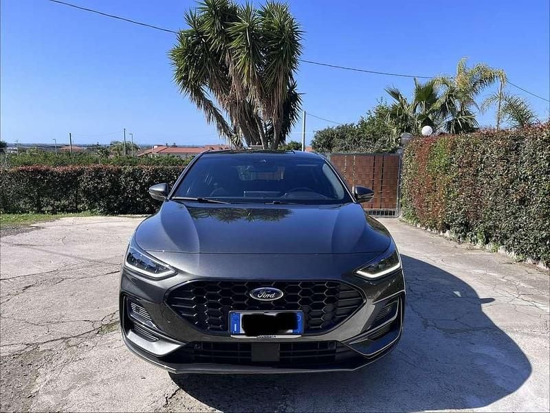 Usata Ford Focus ST-Line 116 CV (85 kW) 2024 Grigio Berlina