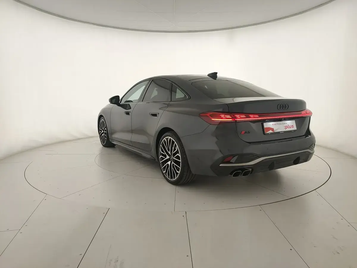 Usata Audi A5 S-Line 204 CV (150 kW) 2024 Grigio magnete Berlina