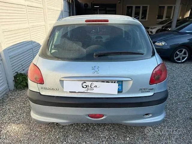 Usata Peugeot 206 68 CV (50 kW) 2004 Grigio Berlina