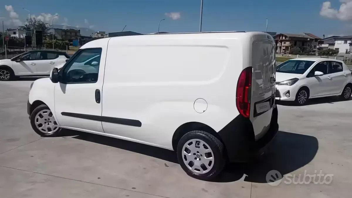 Usata Fiat Doblò 120 CV (88 kW) 2016 Bianco Monovolume