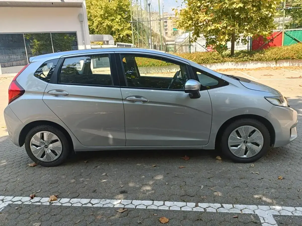 Usata Honda Jazz Comfort 102 CV (75 kW) 2017 Argento Utilitaria