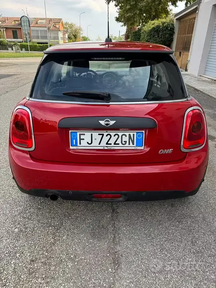 Usata Mini Cooper 75 CV (55 kW) 2017 Rosso Utilitaria