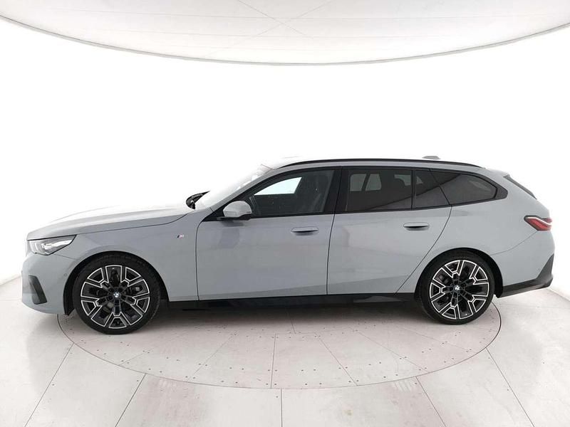 Usata BMW 520 M Sport 197 CV (144 kW) 2024 Grigio Station wagon