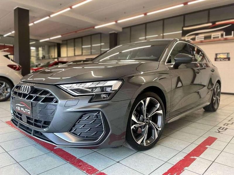 Nuova Audi A3 S-Line 150 CV (110 kW) 2026 Grigio Berlina