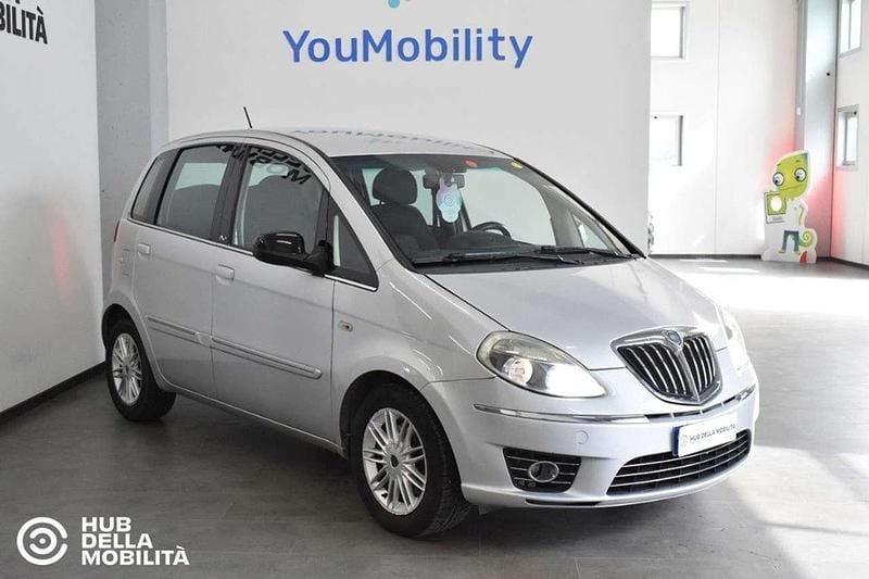 Usata Lancia Musa Platinum 95 CV (69 kW) 2011 Argento Monovolume