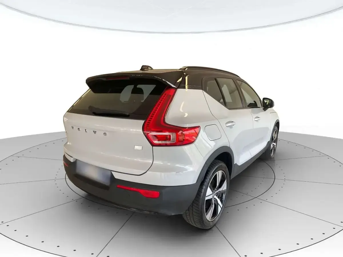 Usata Volvo XC40 R-Design 179 CV (131 kW) 2022 Bianco SUV