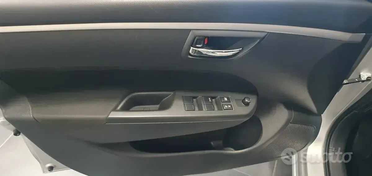 Usata Suzuki Swift Cool 75 CV (55 kW) 2013 Grigio Utilitaria