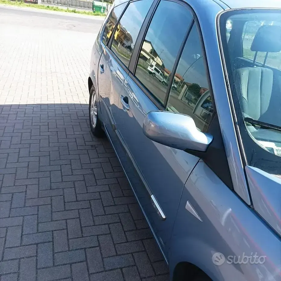 Usata Renault Scenic E-Tech 2006 Blu Berlina