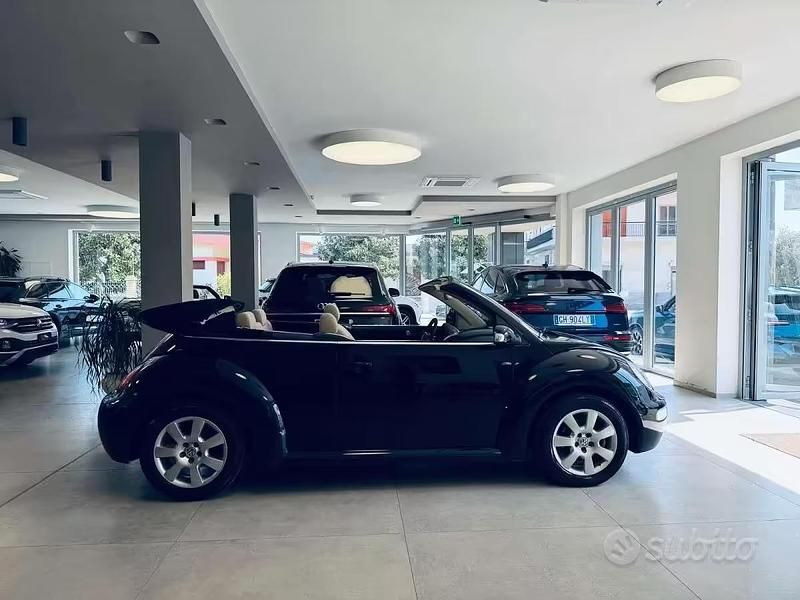 Usata VW New Beetle 103 CV (75 kW) 2003 Nero Utilitaria
