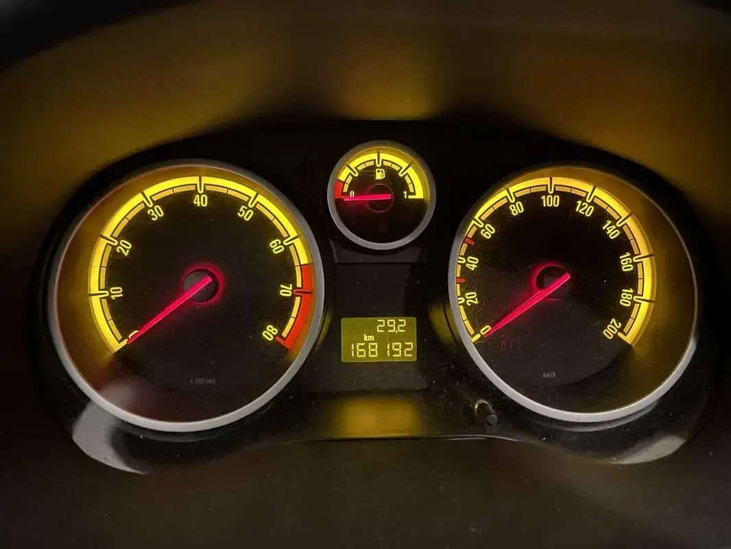 Usata Opel Corsa 86 CV (63 kW) 2013 Giallo Utilitaria
