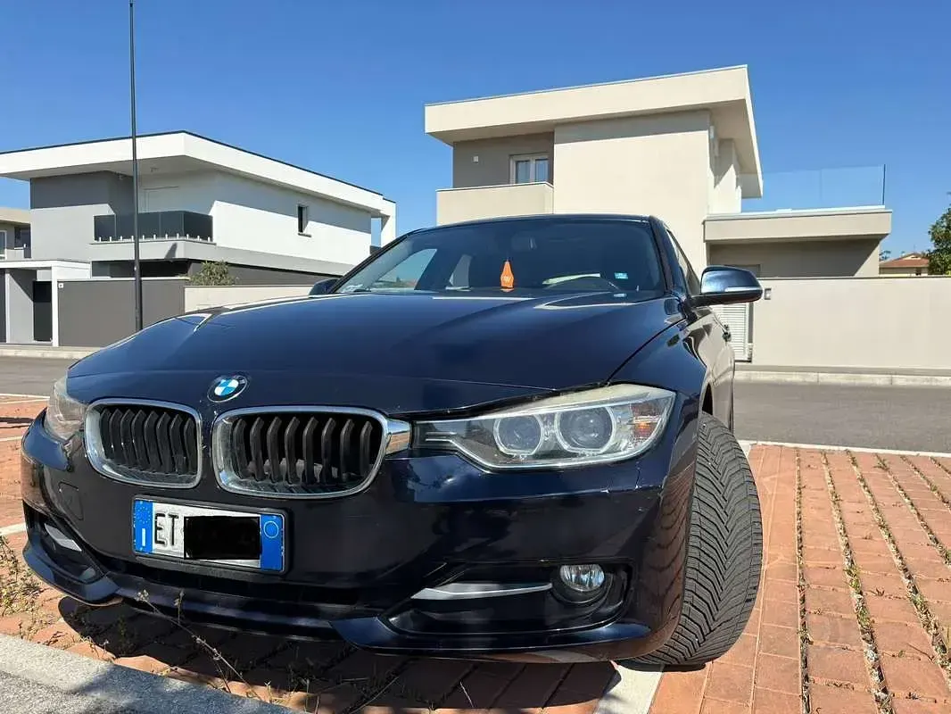 Usata BMW 316 Sport Line 116 CV (85 kW) 2013 Blu/azzurro Station wagon