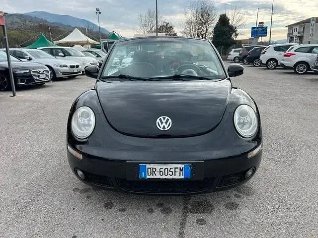 Usata VW New Beetle 105 CV (77 kW) 2007 Nero Utilitaria