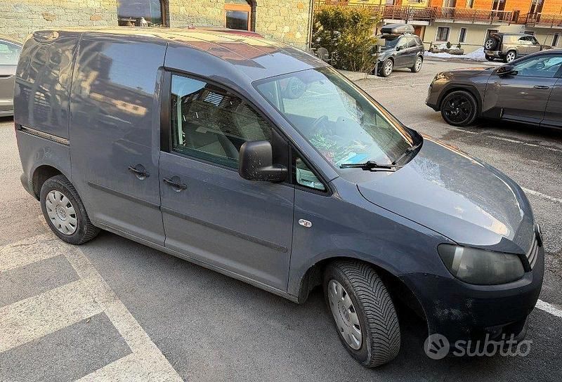 Begagnad VW Caddy 102 HK (75 kW) 2015 Grå Minibuss