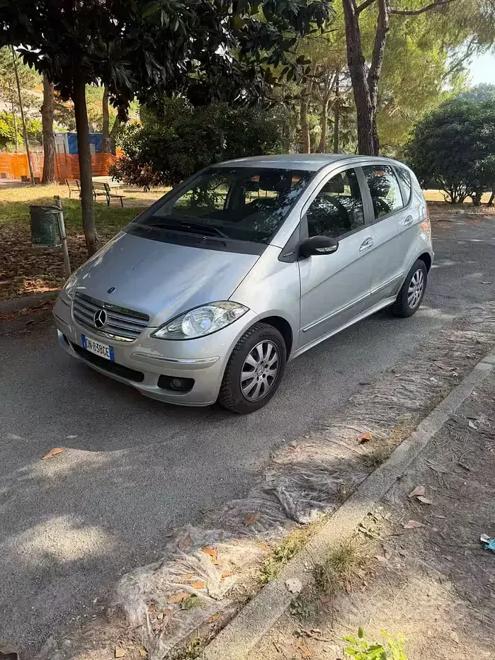 Usata Mercedes A180 Avantgarde 109 CV (80 kW) 2008 Grigio Berlina