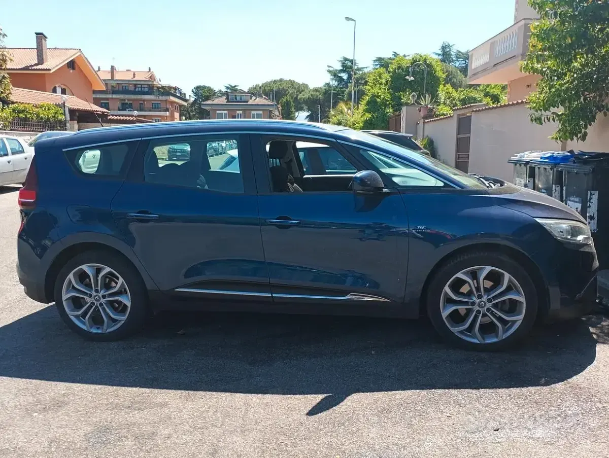 Usata Renault Grand Scénic IV 110 CV (80 kW) 2017 Blu Monovolume