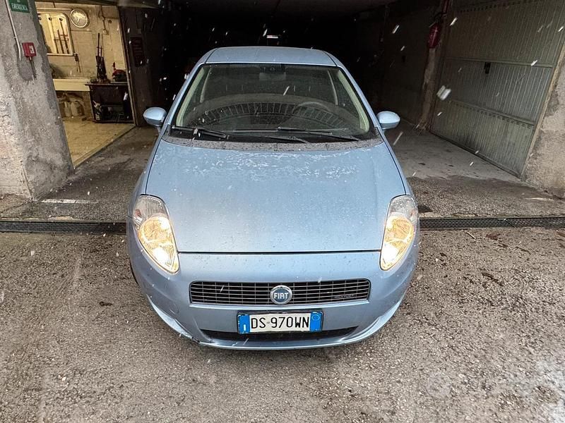 Usata 2007 Fiat Grande Punto Dynamic Due volumi | 3500 € (Buon prezzo) - Immagine 1/4