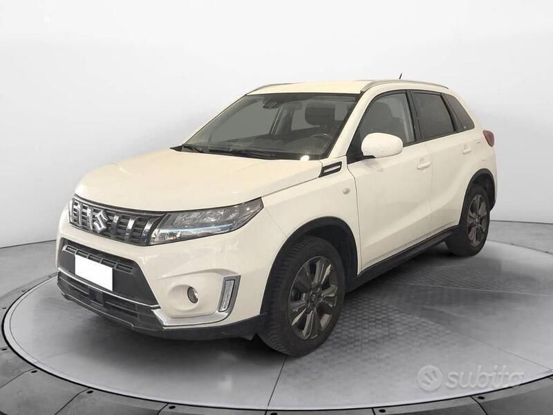 Grigio Usata 2021 Suzuki Vitara SUV | 19.900 € (Buon prezzo) - Immagine 1/4