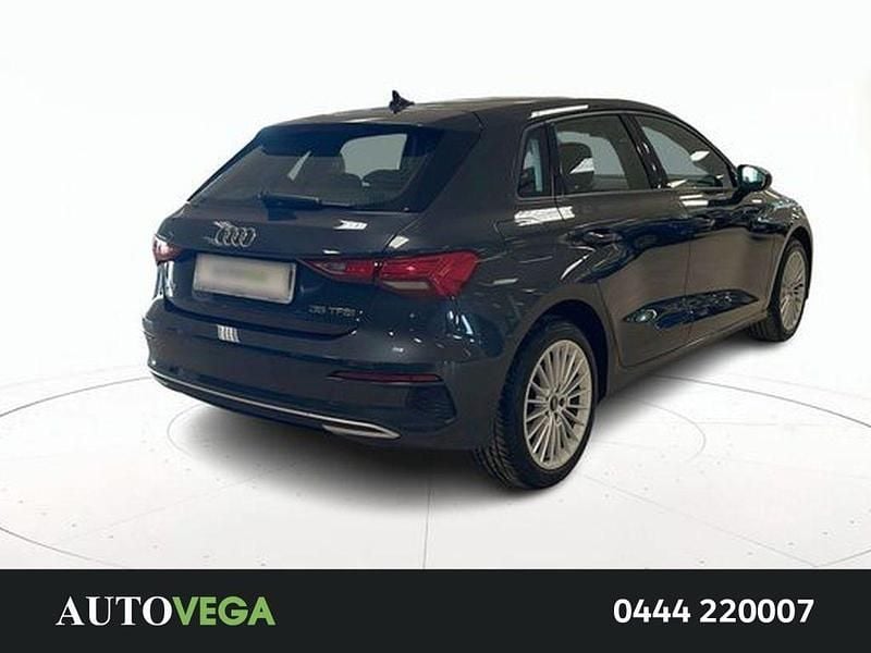 Usata Audi A3 Sportback e-tron Advanced 150 CV (110 kW) 2022 Grigio / pastello Utilitaria