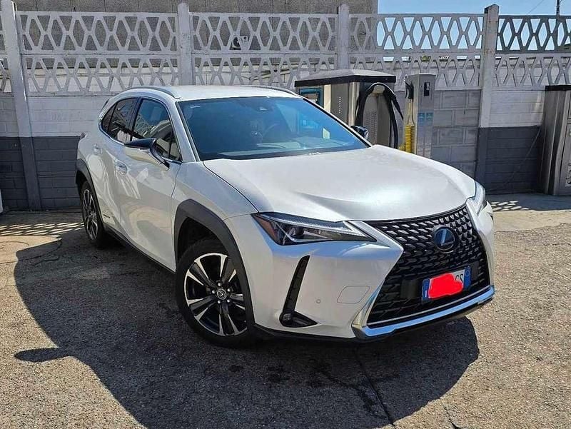 Bianco Usata 2021 Lexus UX SUV | 22.900 € (Cara) - Immagine 1/4
