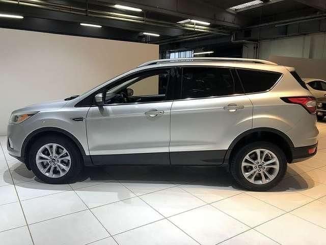 Usata Ford Kuga Business Edition 120 CV (88 kW) 2017 Grigio SUV