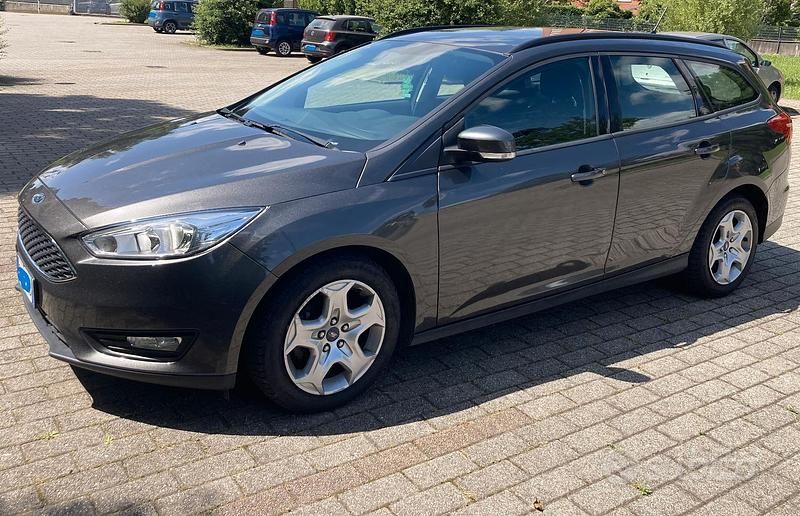 Usata Ford Focus S 95 CV (69 kW) 2017 Grigio Station wagon