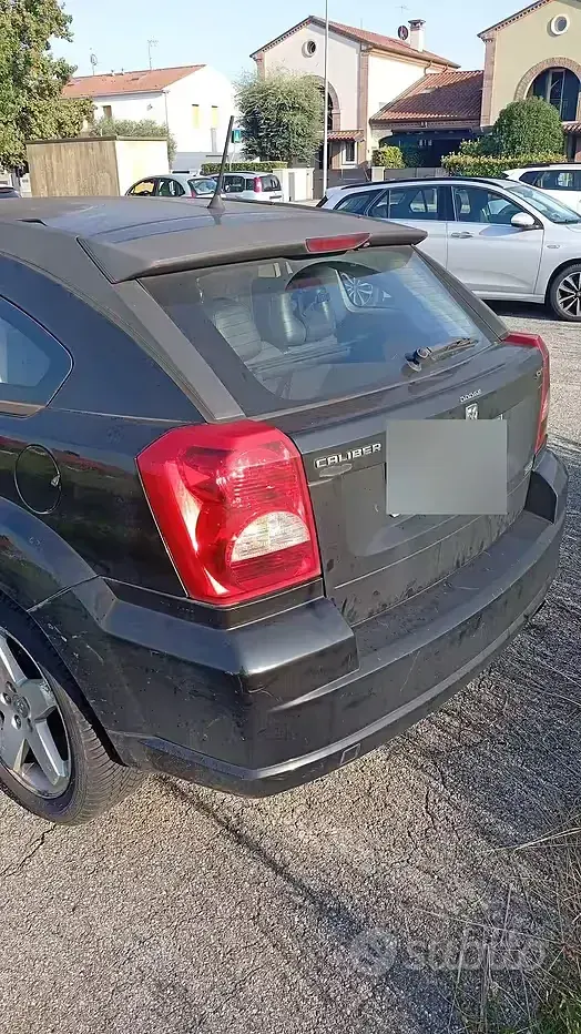 Usata Dodge Caliber 140 CV (102 kW) 2010 Nero Utilitaria