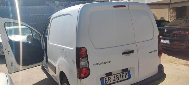 Usata Peugeot Partner 92 CV (67 kW) 2013 Bianco Monovolume