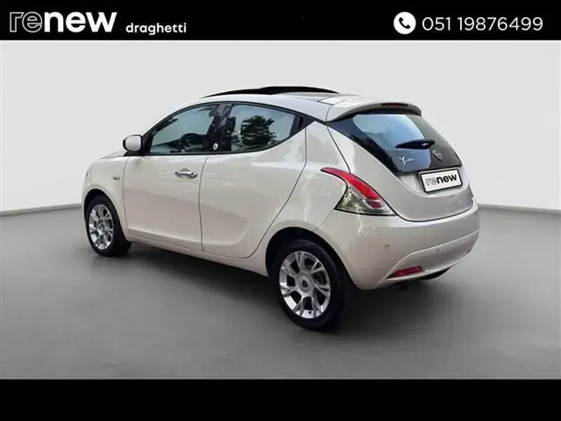 Usata Lancia Ypsilon Gold 69 CV (50 kW) 2015 Utilitaria