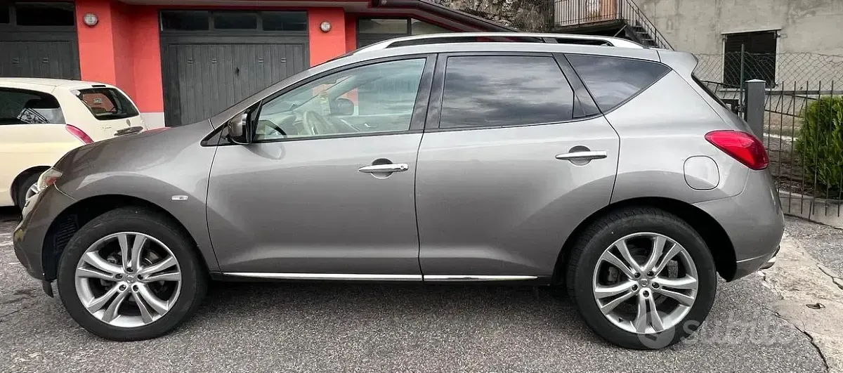 Usata Nissan Murano 190 CV (139 kW) 2011 Grigio Berlina