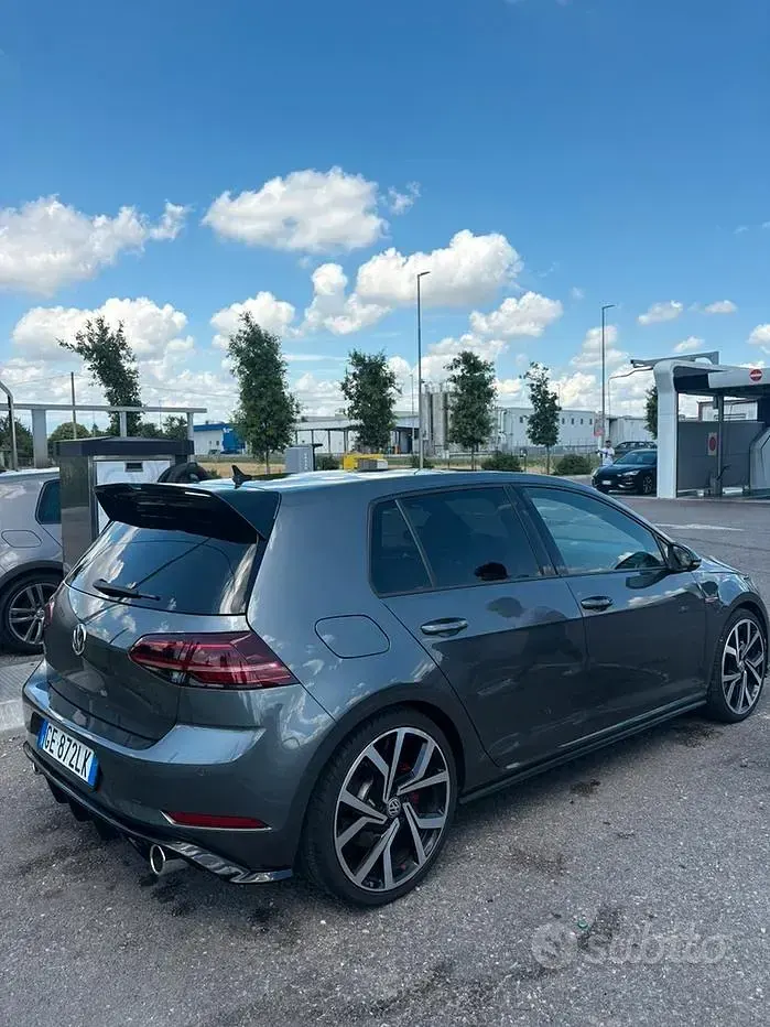 Usata VW Golf VIII GTI 245 CV (180 kW) 2021 Grigio Berlina