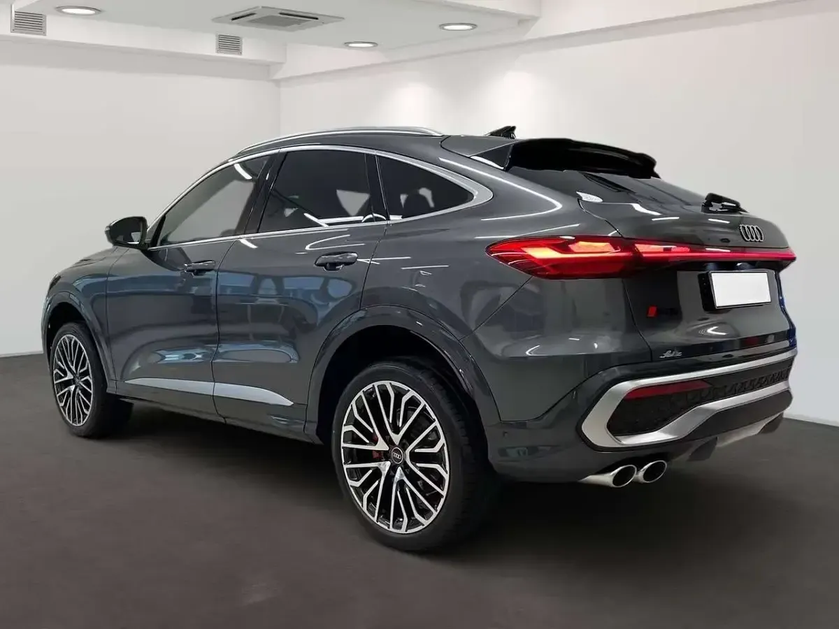 Nuova Audi SQ5 Sportback Ambiente 367 CV (269 kW) 2025 Grigio daytona effetto perla SUV