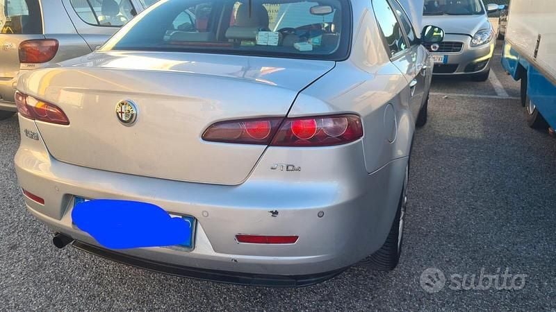 Grigio Usata 2010 Alfa Romeo 159 Tre volumi | 999 € (Super prezzo) - Immagine 1/3