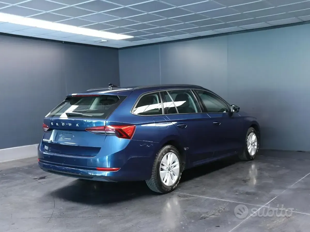 Usata Skoda Octavia Executive 116 CV (85 kW) 2024 Bluazzurro Station wagon