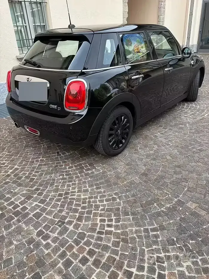 Usata Mini One D 95 CV (69 kW) 2017 Nero Utilitaria