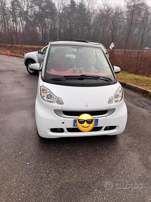 Bianco Usata 2011 Smart ForTwo Coupé Coupé | 4000 € - Immagine 1/4