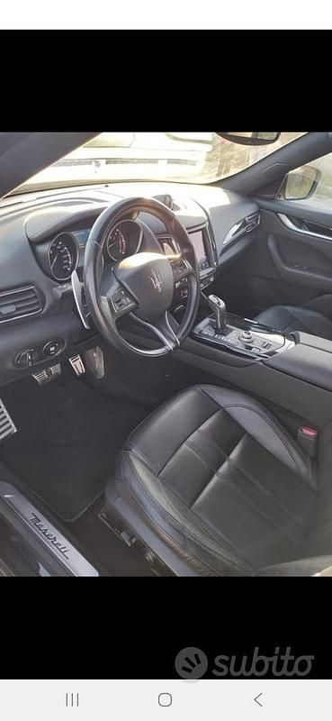 Usata Maserati Levante 275 CV (202 kW) 2019 Nero SUV