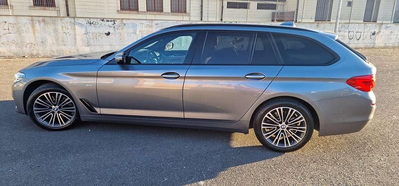 Usata BMW 520 Sport Line 190 CV (139 kW) 2017 Grigio Station wagon