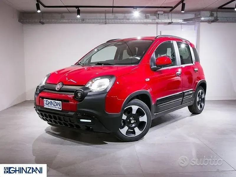 Nuevo Fiat Panda Cross 70 CV (51 kW) 2026 Rojo Utilitario
