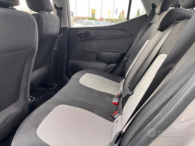 Usata Hyundai i10 Advanced 67 CV (49 kW) 2021 Grigio Utilitaria