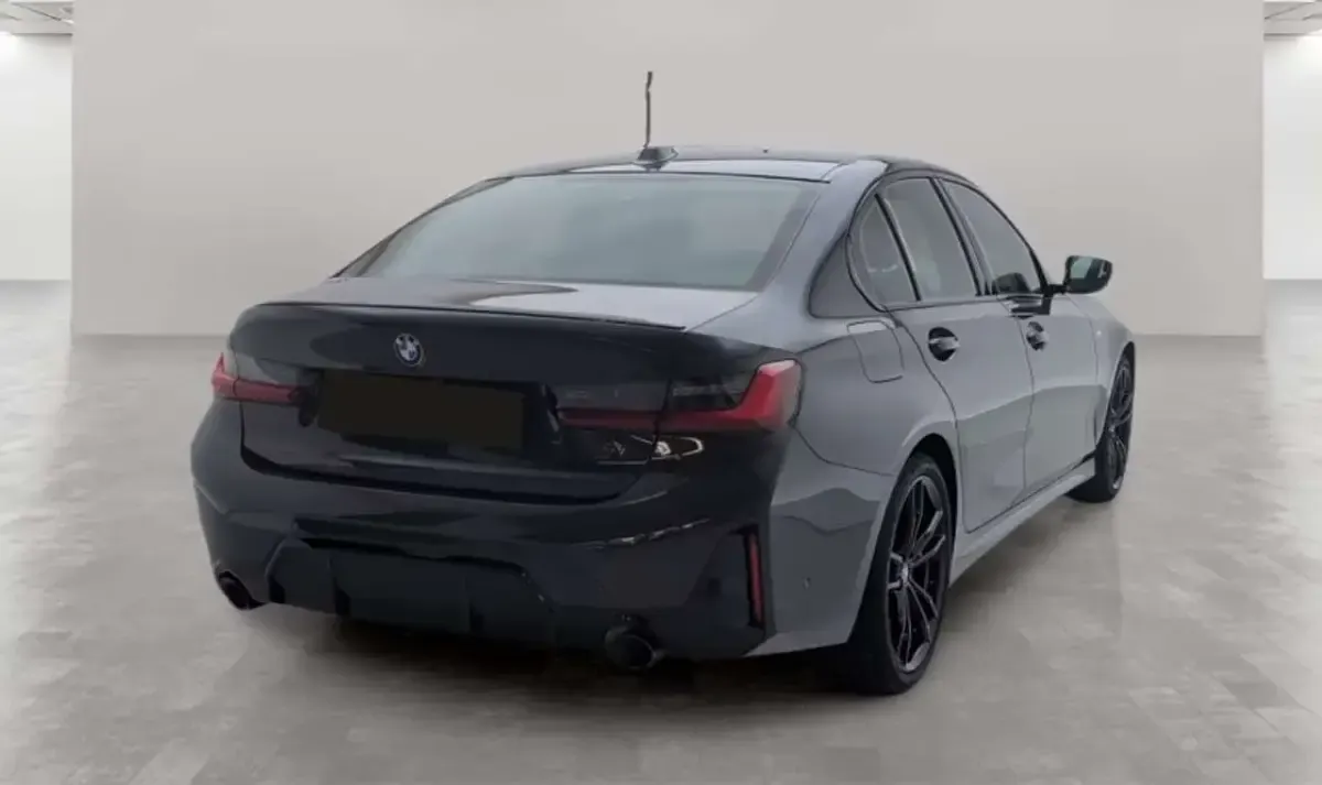 Usata BMW 330 M Sport 245 CV (180 kW) 2023 Grigio Berlina