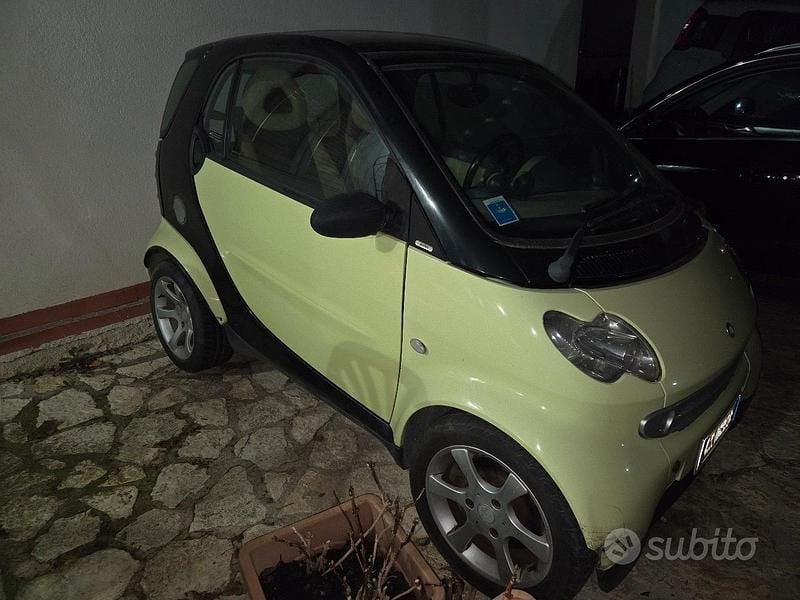 Usata 2004 Smart ForTwo Coupé Coupé | 2500 € - Immagine 1/4