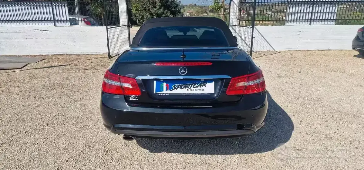 Usata Mercedes E220 170 CV (125 kW) 2012 Nero Cabrio